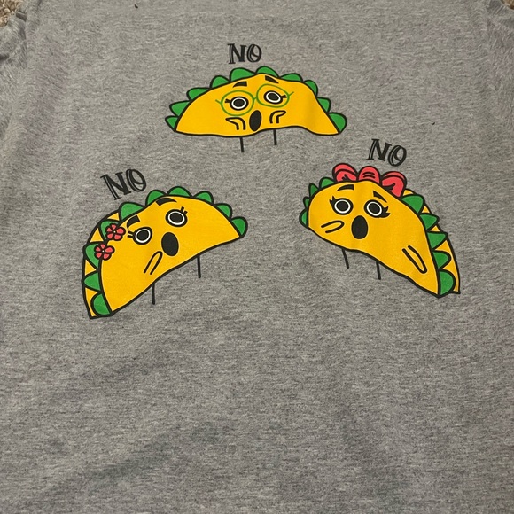 T-Shirt with slight staining on bottom - Picture 4 of 4